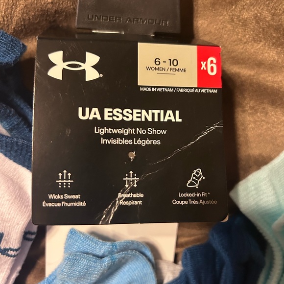 Women’s Under Armour socks - Picture 2 of 3
